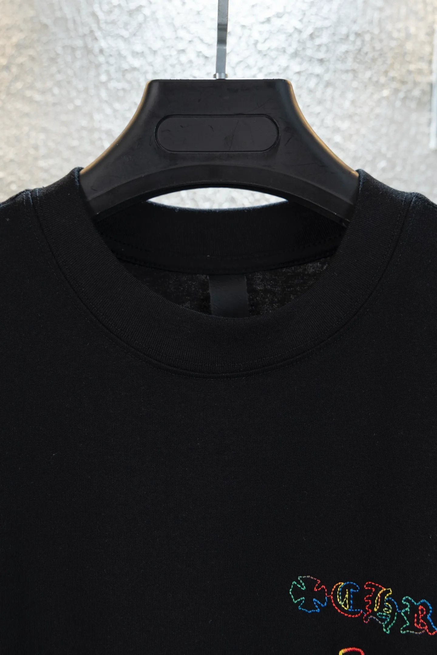 🅿️210 model number k732 Chrome hearte/Chrome heart ch 25ss Miami limited edition Sanskrit embroidered T-shirt short sleeves. A must-have item for daily commuting for men and women in light luxury. The correct version is welcome to compare. Detailed features: ·280 grams of 100% cotton double yarn jersey fabric. ·Custom dyed in the same cylinder, special thickened 32 pieces of double-strand 1x1 thread. ·Double-needle cross-stitch technology. ·Original main mark, washed hangtag. COLOUR: Black SIZE: xs s m L